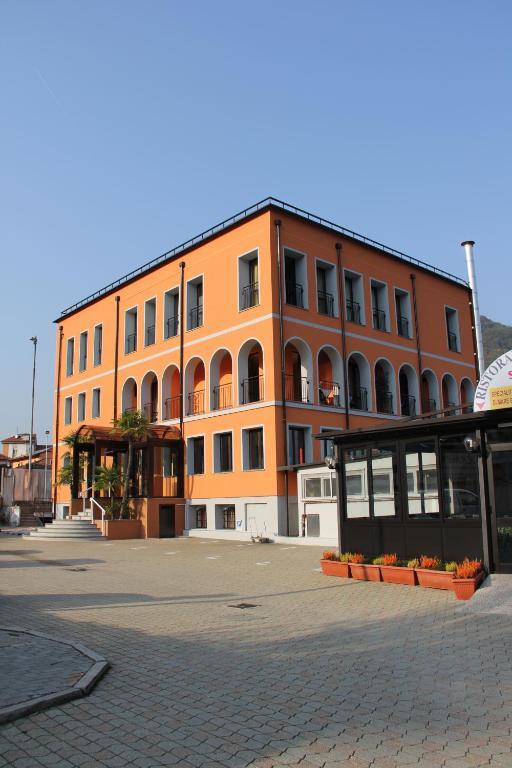 Hotel Socrate Lavena Ponte Tresa Exteriör bild