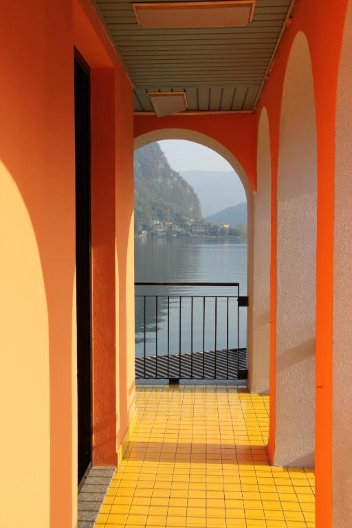 Hotel Socrate Lavena Ponte Tresa Exteriör bild